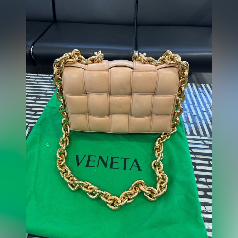 Authentic Brand New Bottega Veneta beige padded cassette Bag - Picture 10 of 13